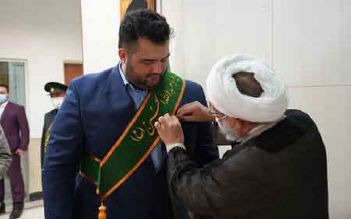 قهرمانان وزنه برداری کشور خادم مسجد جمکران شدند